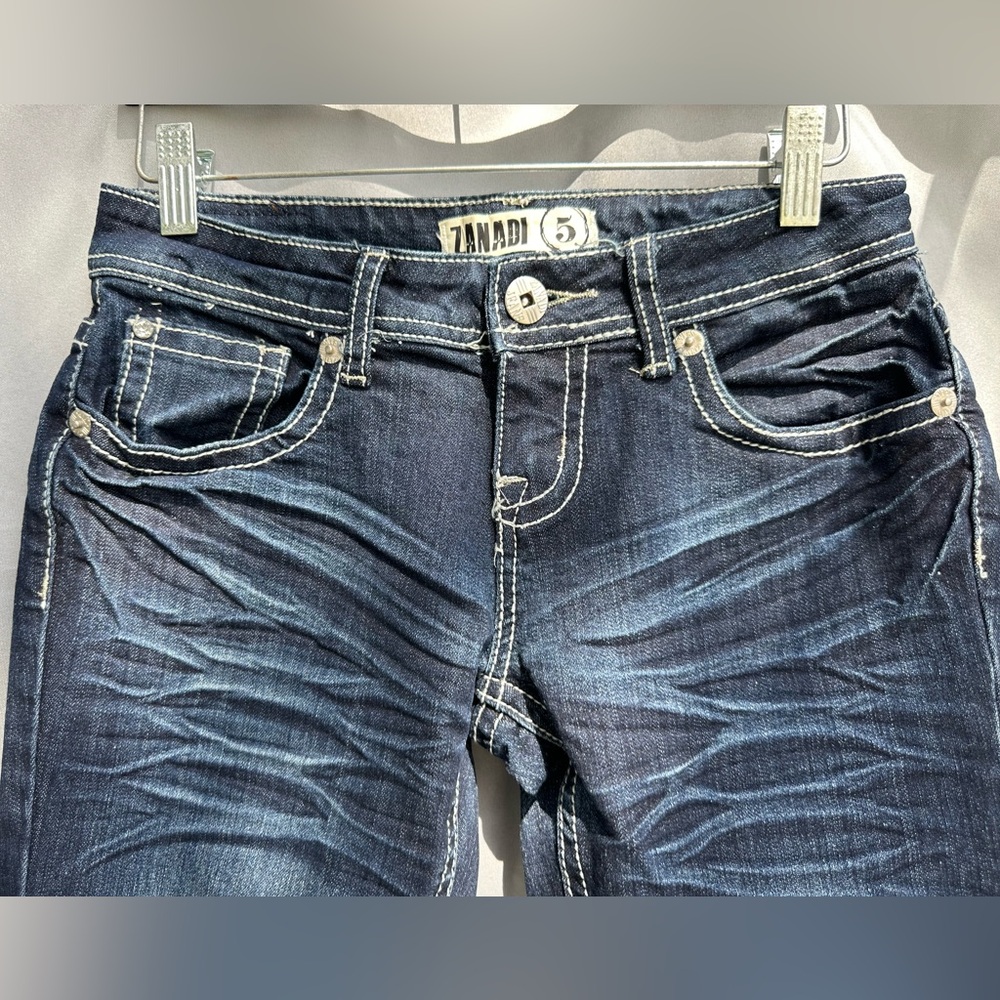 Like new Zanadi Jeans Size 5 Dark Wash Jeans 28” Waist - Picture 4 of 8